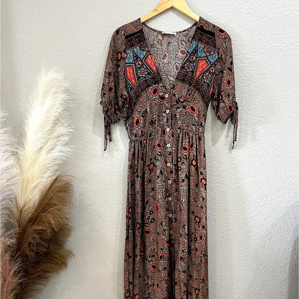 Newbury Kustom Boutique V-Neck Button Front Maxi Dress Medium