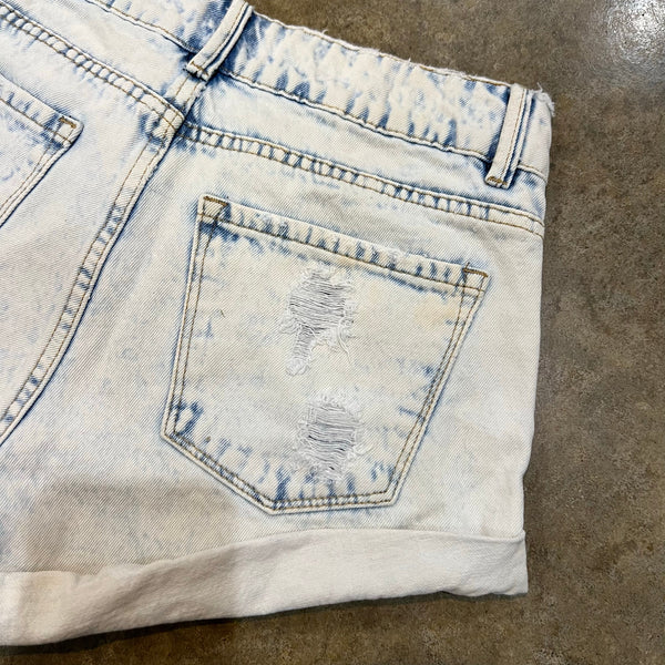Amuse Society Light Wash Rolled Hem Denim Shorts Size 24