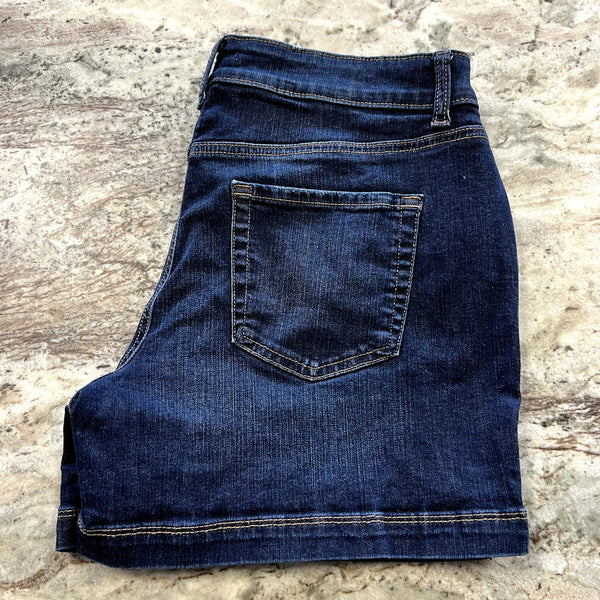 Maurices Dark Wash Denim Shorts Size 14