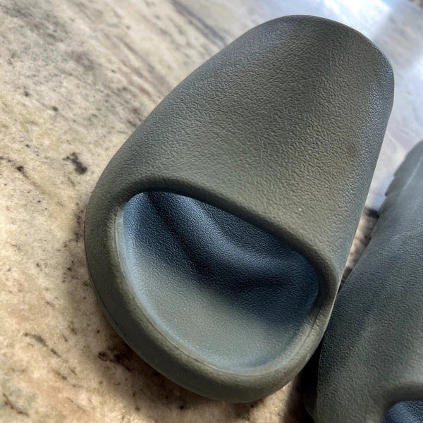 Adidas Yeezy Charcoal Slides Size 10