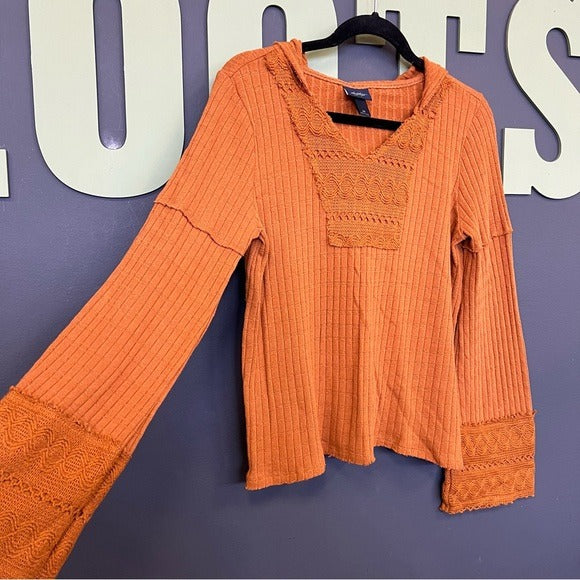 Daytrip by BKE Orange Hooded Bell Sleeve Embroidered V-Neck Blouse Medium