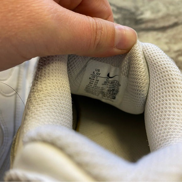 Nike Air Max 90 All White Sneaker Athletic Shoes Size 5.5 Youth