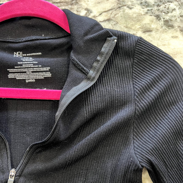 No Boundaries Women's Black Ribbed Crop Half Zip Workout Top Size Small