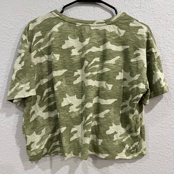Old Navy Women's Camo Crop Tee Size Large