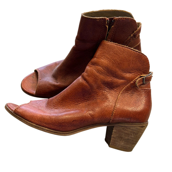 Matisse Folk Red Leather Peep Toe Heeled Booties Size 8.5