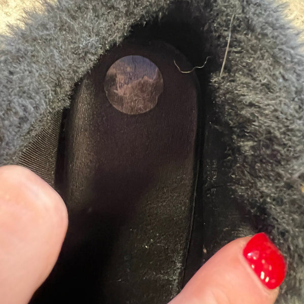 Women's Black Sherpa Lined Pull On Sneakers Size 9.5