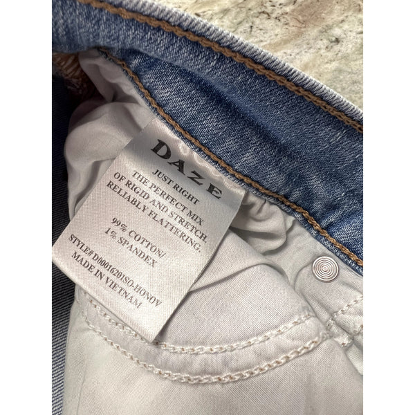 Daze Denim Cropped Light Wash Kick Flares Size 29