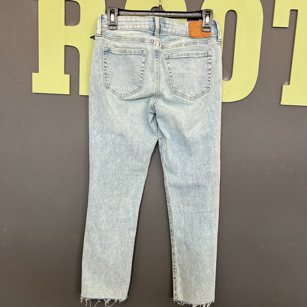 NWT Aeropostale Light Wash Mid Rise Kick Crop Straight Leg Jeans Size 0