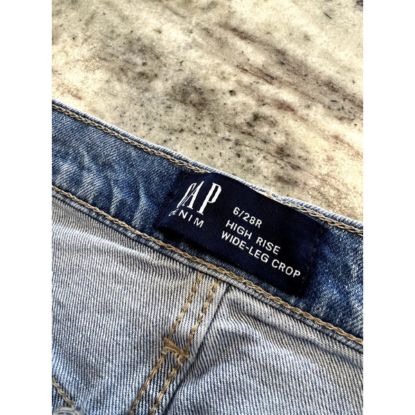 GAP High Rise Wide Leg Crop Light Wash Jeans Size 6
