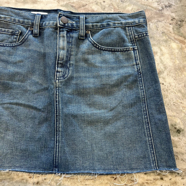 NWOT Gap Raw Hem Denim Mini Skirt Size 6
