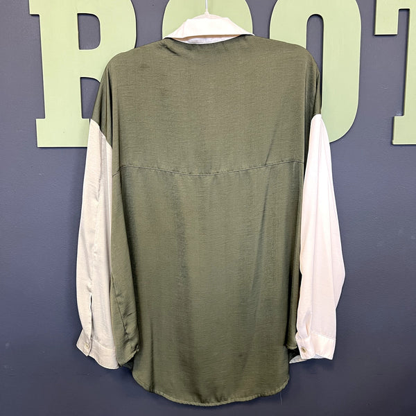 Evolutionary Green + White Color Block Button Down Top Size XL