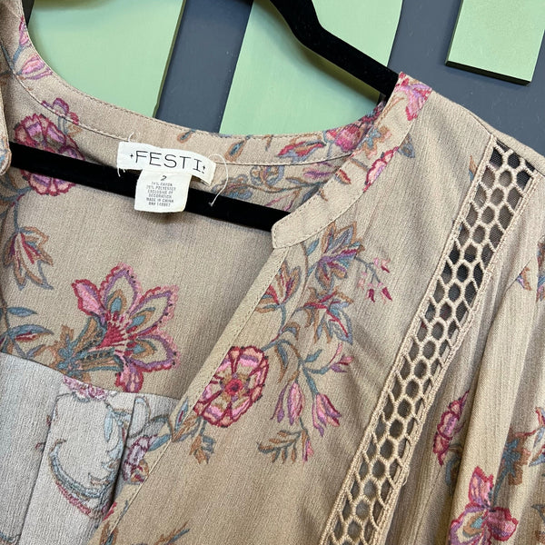 Festi Floral Light Tan V-Neck Tunic Blouse Size 2XL