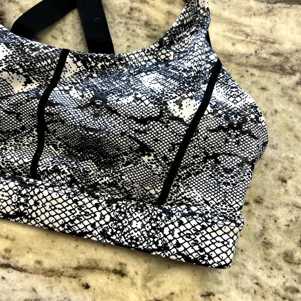 Zyia Active Cobra Metallic Light Tight Sports Bra Medium