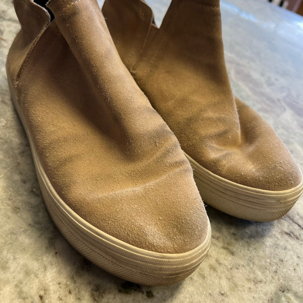 Dolce Vita Suede Slip On Sneaker Shoes Size 8.5