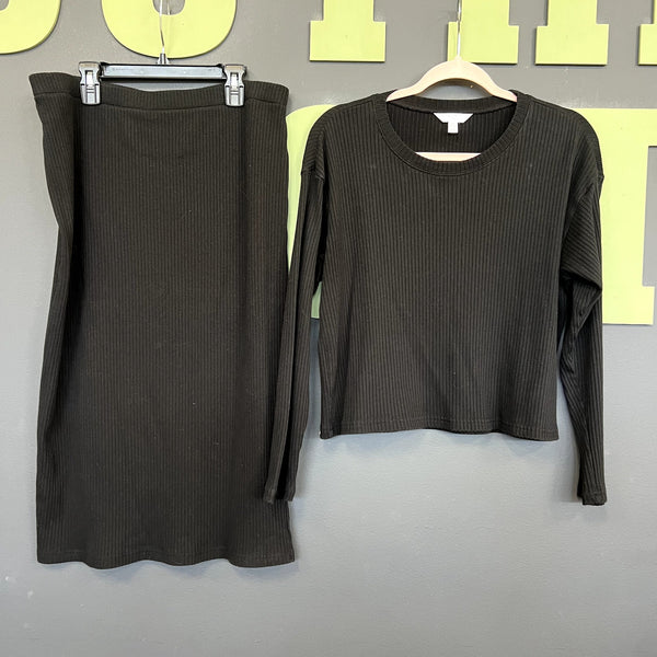 Time and Tru Ribbed Two Piece Set Size Medium/Large