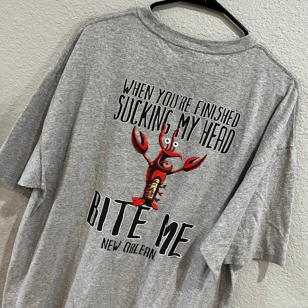New Orleans Funny Crawfish Bite Me Short Sleeve Gray Graphic Tee XL