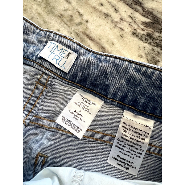 Time and Tru Light Wash Straight Leg Raw Hem Jeans Size 2