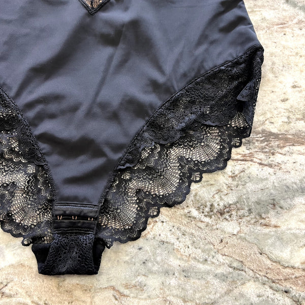 NWOT Pinsy Black Lace Lingerie Bodysuit Size XL