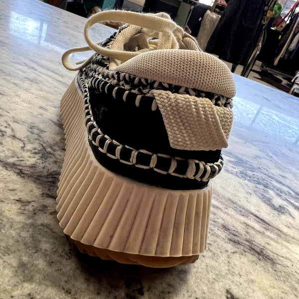Dolce Vita Dolen Woven Knit Black + Ivory Platform Sneakers Size 7.5