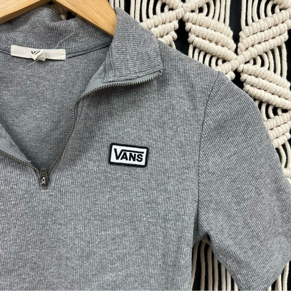 VANS Quarter Zip Patch Baby Tee Size Small