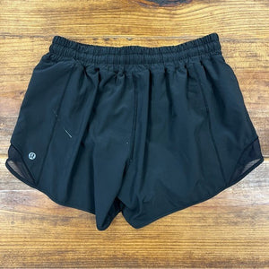 Lululemon Hotty Hot Low Rise 2.5 Inch Athletic Shorts Size 8