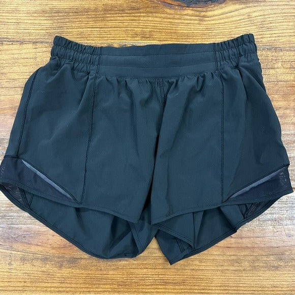 Lululemon Hotty Hot Low Rise 2.5 Inch Athletic Shorts Size 8