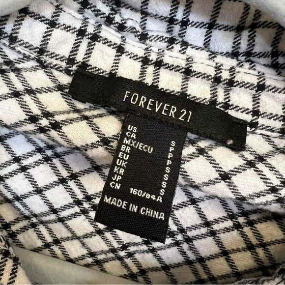 Forever 21 Black + White Plaid Flannel Button Down Waffle Sleeve Crop Top Small