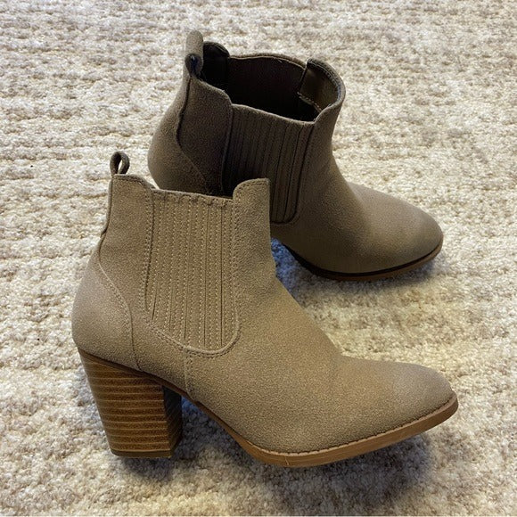 Jessica Cline Tan Ankle Booties Size 8