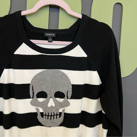 Torrid Black & White Striped Skeleton Skull Print Pullover Sweater Size 1