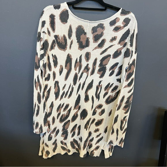 Leopard Side Slit Long Sweater Size Large