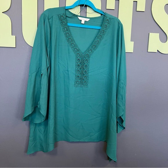 NWT Pioneer Woman Green Crochet Neck Sharkbite Hem Tunic Size XL