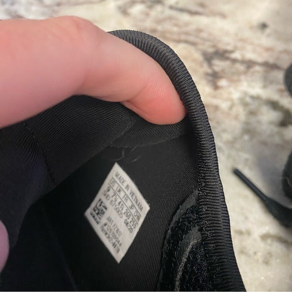 Adidas Women’s NMD R1 Leopard Print Black + Pink Sneakers Size 9