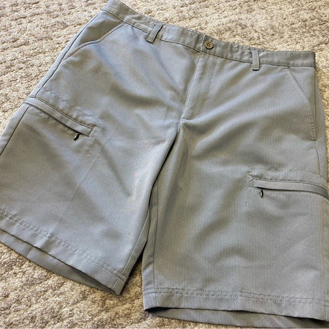 Izod Golf Men's Straight Gray Shorts Size 36