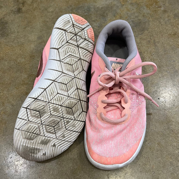 Nike Girls Pink Running Sneakers Size 4 Youth