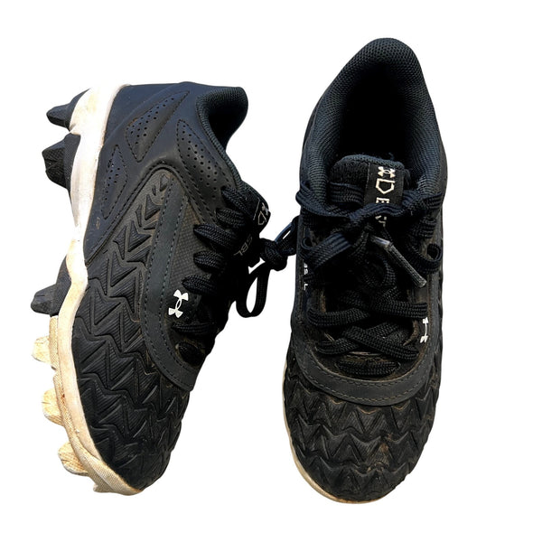 Under Armour Lace Up Black Cleats Size 11K Kids