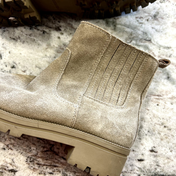 Lucky Brand Hazyl Fossilized Suede Ankle Lug Booties Size 7.5