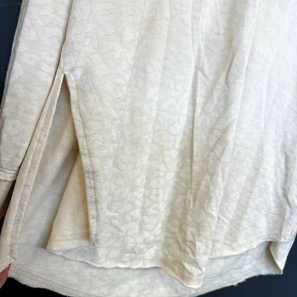 Z Supply Ivory Leopard Side Slit Top Size Small
