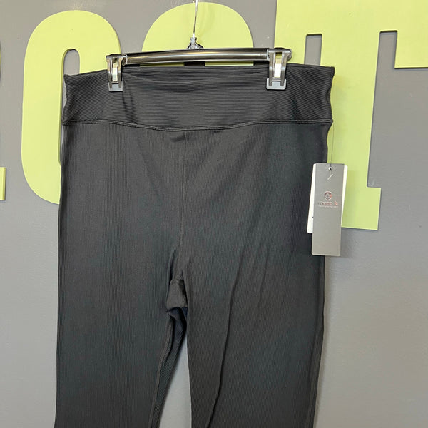 NWT Mono B Ribbed Plus Size Flare Leggings Size 3XL