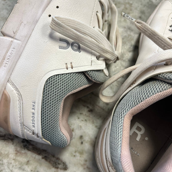 On Running The Roger Advantage Sneaker Size 6.5