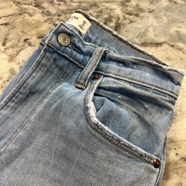Abercrombie & Fitch Ankle Straight Ultra High Rise Light Wash Distressed Jeans 2