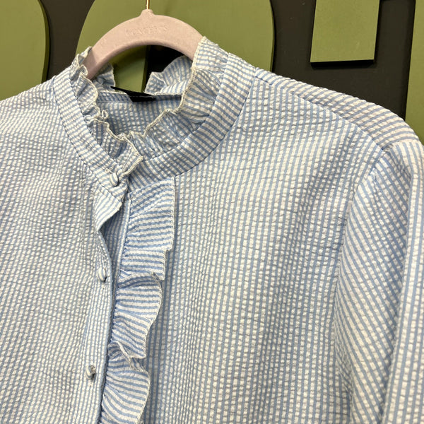 Women's Light Blue Seersucker Ruffle Button Down Top Size Large