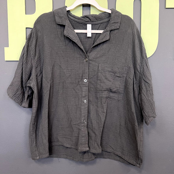 Stars Above Women's Charcoal Gauze Button Down Top Size Large