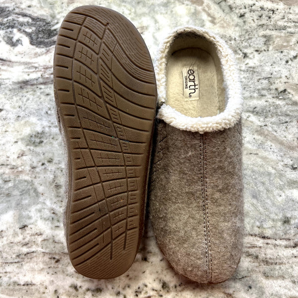 Earth Origins Light Brown Felt Faux Fur Lined Casual Slip Ons Size 9