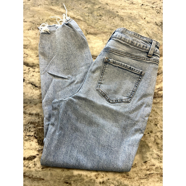 Time and Tru Light Wash Straight Leg Raw Hem Jeans Size 2