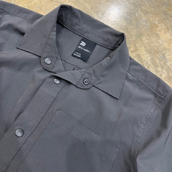 All in Motion Boys Dark Gray Lightweight Button Down Top Large 10/12