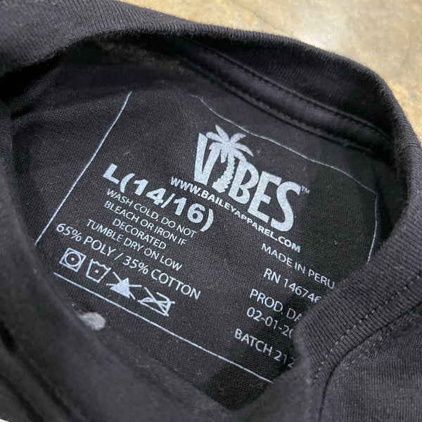 Bailey Apparel Vibes Legendary Bear Graphic Tee Boys Large