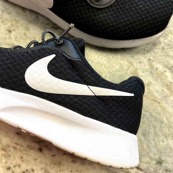 Nike Tanjun Black + White Sneakers Women's Size 9.5