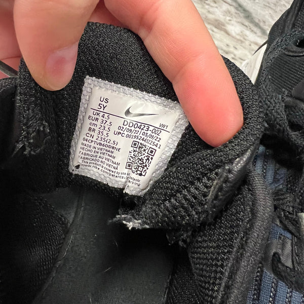 Nike LeBron Witness 6 Basketball Shoes Size  5 Youth