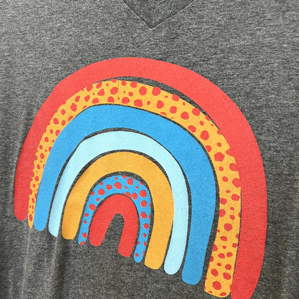 Oliver & Otis Rainbow Graphic Tee Size Large
