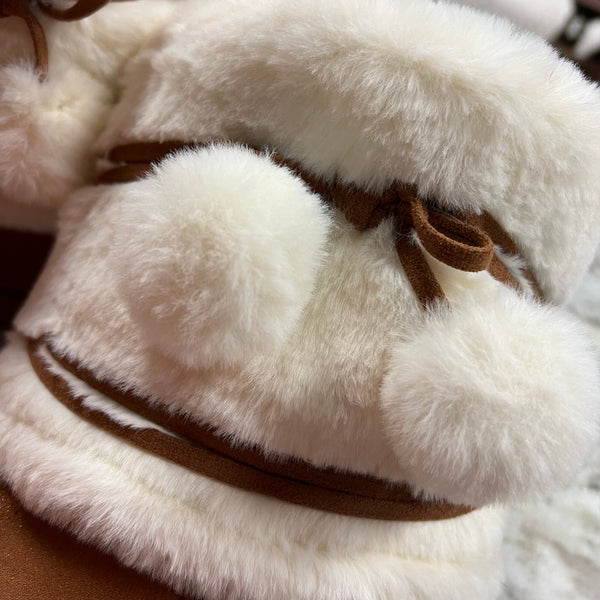 NIB True Craft Freya Chestnut Sherpa Pom Short Boots Size 5